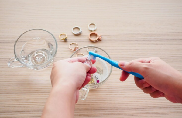 5 Tips Merawat Cincin Kawin Agar Tetap Berkilau Seperti Baru !